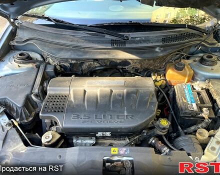 Серый Крайслер Пасифик, объемом двигателя 3.5 л и пробегом 300 тыс. км за 6500 $, фото 1 на Automoto.ua