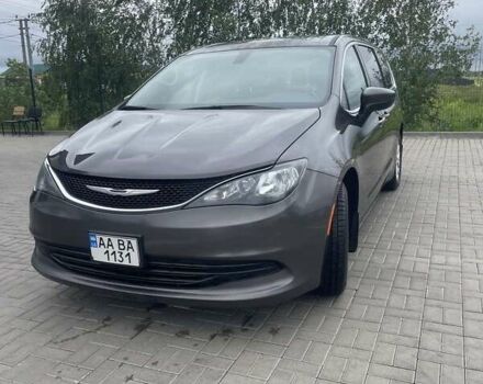 Серый Крайслер Пасифик, объемом двигателя 3.6 л и пробегом 170 тыс. км за 15600 $, фото 1 на Automoto.ua