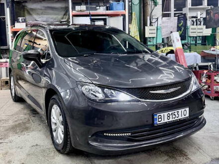 Сірий Крайслер Pacifica, об'ємом двигуна 3.6 л та пробігом 207 тис. км за 15750 $, фото 1 на Automoto.ua