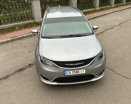 Серый Крайслер Пасифик, объемом двигателя 3.61 л и пробегом 190 тыс. км за 14700 $, фото 1 на Automoto.ua