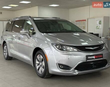 Сірий Крайслер Pacifica, об'ємом двигуна 3.61 л та пробігом 156 тис. км за 26490 $, фото 1 на Automoto.ua