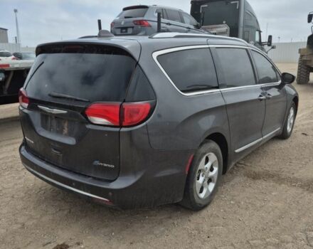 Серый Крайслер Пасифик, объемом двигателя 3.6 л и пробегом 281 тыс. км за 10500 $, фото 1 на Automoto.ua