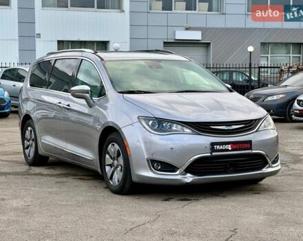 Сірий Крайслер Pacifica, об'ємом двигуна 3.61 л та пробігом 156 тис. км за 21890 $, фото 1 на Automoto.ua