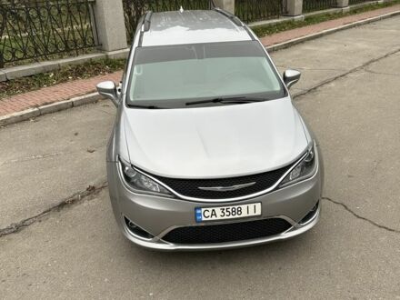 Серый Крайслер Пасифик, объемом двигателя 3.6 л и пробегом 168 тыс. км за 14500 $, фото 1 на Automoto.ua