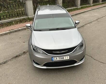 Серый Крайслер Пасифик, объемом двигателя 3.6 л и пробегом 168 тыс. км за 14500 $, фото 1 на Automoto.ua