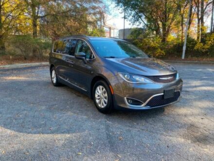 Серый Крайслер Пасифик, объемом двигателя 3.6 л и пробегом 54 тыс. км за 6500 $, фото 1 на Automoto.ua