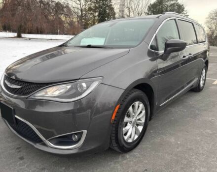 Сірий Крайслер Pacifica, об'ємом двигуна 3.6 л та пробігом 45 тис. км за 6000 $, фото 1 на Automoto.ua