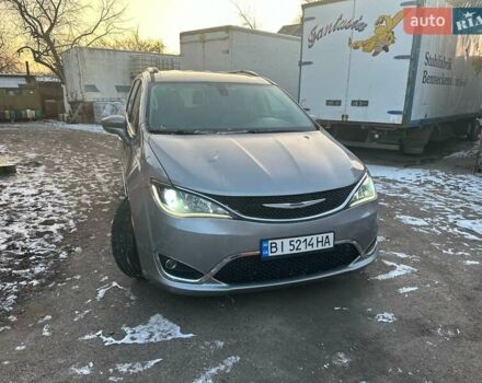 Сірий Крайслер Pacifica, об'ємом двигуна 3.61 л та пробігом 90 тис. км за 18700 $, фото 1 на Automoto.ua