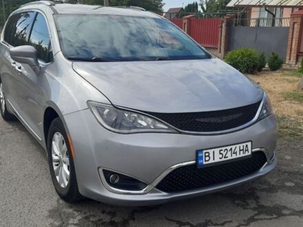 Сірий Крайслер Pacifica, об'ємом двигуна 3.61 л та пробігом 90 тис. км за 17400 $, фото 1 на Automoto.ua