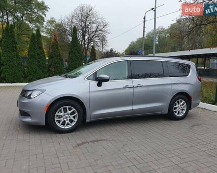 Серый Крайслер Пасифик, объемом двигателя 3.6 л и пробегом 85 тыс. км за 18999 $, фото 1 на Automoto.ua