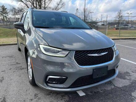 Крайслер Pacifica 2022 у Львові на Automoto.ua Сірий Крайслер Pacifica, об'ємом двигуна 3.6 л та пробігом 84 тис. км за 9600 $, фото 1 на Automoto.ua