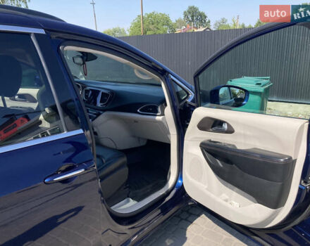 Синий Крайслер Пасифик, объемом двигателя 3.6 л и пробегом 115 тыс. км за 19999 $, фото 18 на Automoto.ua