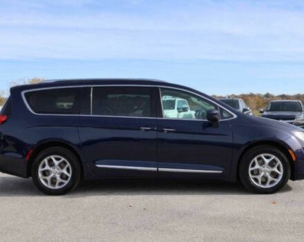 Синий Крайслер Пасифик, объемом двигателя 3.6 л и пробегом 66 тыс. км за 12200 $, фото 4 на Automoto.ua