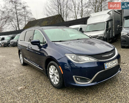 Синий Крайслер Пасифик, объемом двигателя 3.61 л и пробегом 264 тыс. км за 14600 $, фото 1 на Automoto.ua