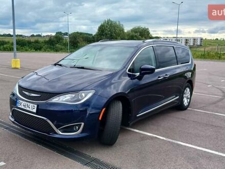 Крайслер Пасифик 2018 в Ровно на Automoto.ua Синий Крайслер Пасифик, объемом двигателя 3.61 л и пробегом 168 тыс. км за 25000 $, фото 1 на Automoto.ua