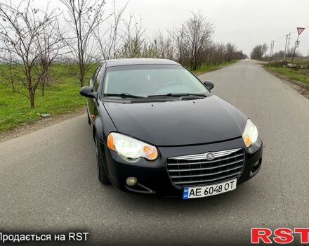 Черный Крайслер Себринг, объемом двигателя 2 л и пробегом 290 тыс. км за 3950 $, фото 3 на Automoto.ua
