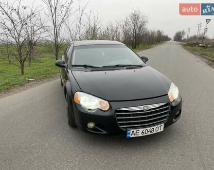 Черный Крайслер Себринг, объемом двигателя 2 л и пробегом 290 тыс. км за 3900 $, фото 5 на Automoto.ua