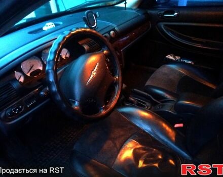 Черный Крайслер Себринг, объемом двигателя 2.7 л и пробегом 250 тыс. км за 3500 $, фото 7 на Automoto.ua