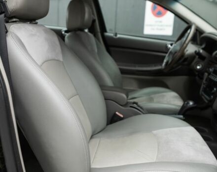 Черный Крайслер Себринг, объемом двигателя 2.7 л и пробегом 255 тыс. км за 2500 $, фото 3 на Automoto.ua