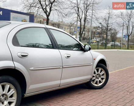 Серый Крайслер Себринг, объемом двигателя 2.7 л и пробегом 358 тыс. км за 3199 $, фото 3 на Automoto.ua