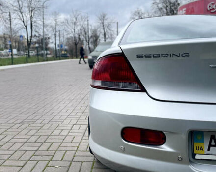 Серый Крайслер Себринг, объемом двигателя 2.7 л и пробегом 358 тыс. км за 3199 $, фото 14 на Automoto.ua