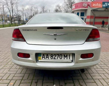 Серый Крайслер Себринг, объемом двигателя 2.7 л и пробегом 358 тыс. км за 3199 $, фото 13 на Automoto.ua