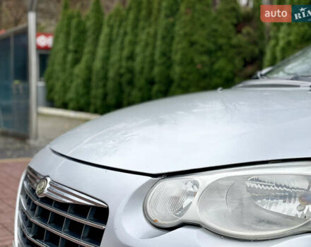 Серый Крайслер Себринг, объемом двигателя 2.7 л и пробегом 358 тыс. км за 3199 $, фото 9 на Automoto.ua