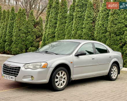 Серый Крайслер Себринг, объемом двигателя 2.7 л и пробегом 358 тыс. км за 3199 $, фото 7 на Automoto.ua