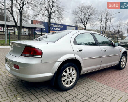 Серый Крайслер Себринг, объемом двигателя 2.7 л и пробегом 358 тыс. км за 3199 $, фото 10 на Automoto.ua