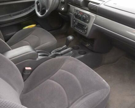 Серый Крайслер Себринг, объемом двигателя 2.7 л и пробегом 118 тыс. км за 3700 $, фото 12 на Automoto.ua