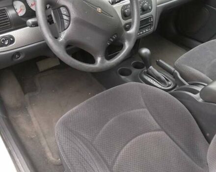 Серый Крайслер Себринг, объемом двигателя 2.7 л и пробегом 118 тыс. км за 3700 $, фото 3 на Automoto.ua