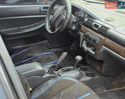 Серый Крайслер Себринг, объемом двигателя 2 л и пробегом 200 тыс. км за 2500 $, фото 16 на Automoto.ua