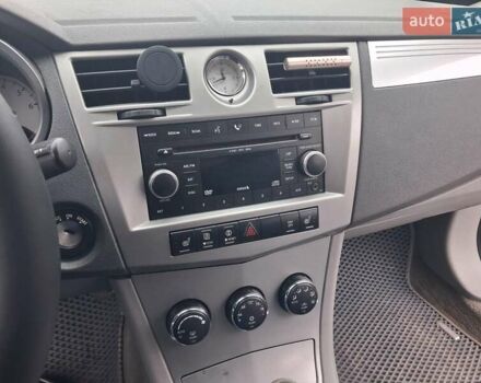 Серый Крайслер Себринг, объемом двигателя 2.74 л и пробегом 184 тыс. км за 5200 $, фото 20 на Automoto.ua