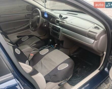 Синій Крайслер Себрінг, об'ємом двигуна 2.7 л та пробігом 225 тис. км за 3700 $, фото 7 на Automoto.ua