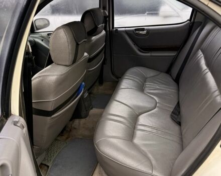 Белый Крайслер Статус, объемом двигателя 2.5 л и пробегом 330 тыс. км за 2000 $, фото 5 на Automoto.ua