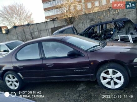 Білий Крайслер Stratus, об'ємом двигуна 2.5 л та пробігом 260 тис. км за 1100 $, фото 1 на Automoto.ua