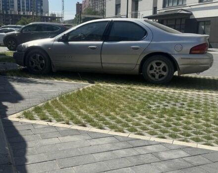 Сірий Крайслер Stratus, об'ємом двигуна 2.5 л та пробігом 250 тис. км за 1800 $, фото 2 на Automoto.ua