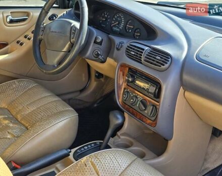 Зелений Крайслер Stratus, об'ємом двигуна 2.5 л та пробігом 250 тис. км за 1600 $, фото 15 на Automoto.ua