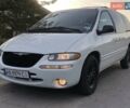 Белый Крайслер Таун Кантри, объемом двигателя 3.8 л и пробегом 250 тыс. км за 5700 $, фото 6 на Automoto.ua