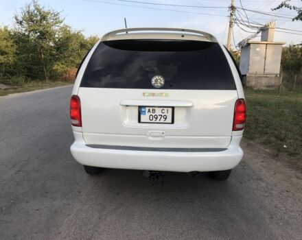 Белый Крайслер Таун Кантри, объемом двигателя 3.8 л и пробегом 250 тыс. км за 5700 $, фото 3 на Automoto.ua