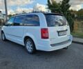 Крайслер Town & Country 2010 у Белой Церкве на Automoto.ua Білий Крайслер Town & Country, об'ємом двигуна 4 л та пробігом 160 тис. км за 1788 $, фото 3 на Automoto.ua