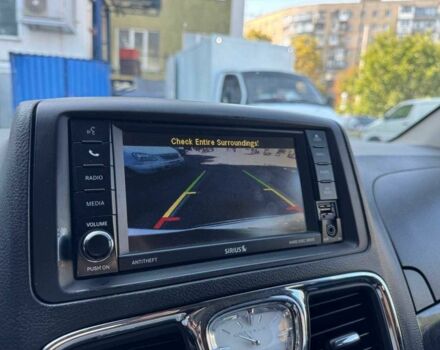 Белый Крайслер Таун Кантри, объемом двигателя 3.6 л и пробегом 340 тыс. км за 10900 $, фото 15 на Automoto.ua