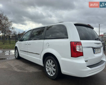 Білий Крайслер Town & Country, об'ємом двигуна 3.6 л та пробігом 225 тис. км за 11300 $, фото 10 на Automoto.ua