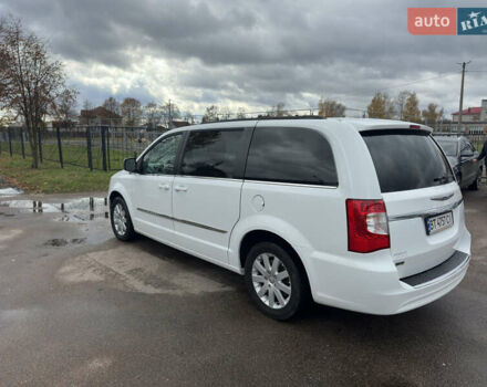 Білий Крайслер Town & Country, об'ємом двигуна 3.6 л та пробігом 225 тис. км за 11300 $, фото 9 на Automoto.ua
