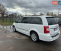 Білий Крайслер Town & Country, об'ємом двигуна 3.6 л та пробігом 225 тис. км за 11300 $, фото 9 на Automoto.ua