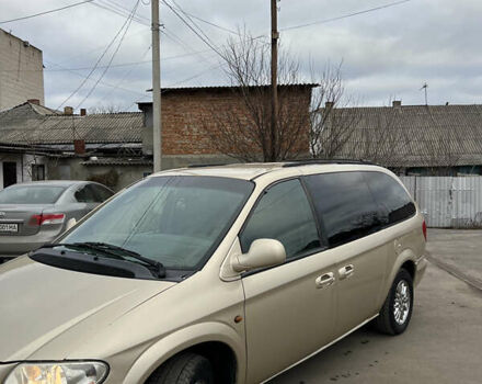 Бежевый Крайслер Таун Кантри, объемом двигателя 3.78 л и пробегом 350 тыс. км за 4100 $, фото 3 на Automoto.ua