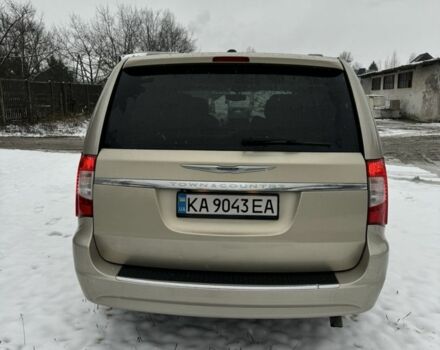 Бежевий Крайслер Town & Country, об'ємом двигуна 3.6 л та пробігом 163 тис. км за 11500 $, фото 3 на Automoto.ua