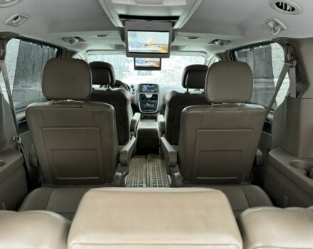 Бежевий Крайслер Town & Country, об'ємом двигуна 3.6 л та пробігом 163 тис. км за 11500 $, фото 7 на Automoto.ua