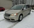 Бежевий Крайслер Town & Country, об'ємом двигуна 3.6 л та пробігом 163 тис. км за 11500 $, фото 1 на Automoto.ua
