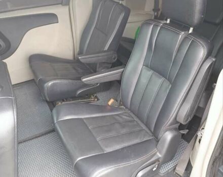 Черный Крайслер Таун Кантри, объемом двигателя 3.6 л и пробегом 300 тыс. км за 11000 $, фото 22 на Automoto.ua